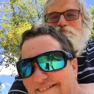 Meet your Posher, Lois